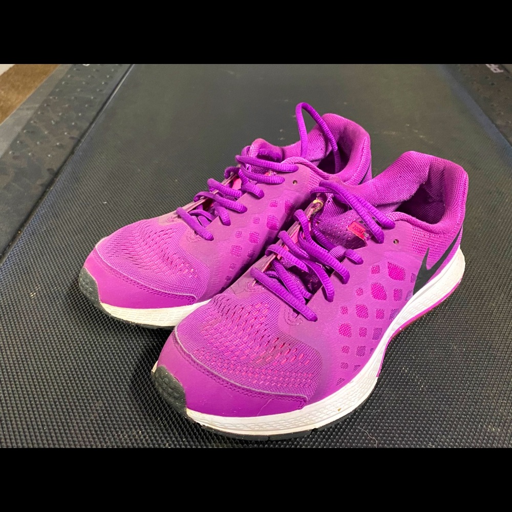Nike zoom women’s shoes size 7